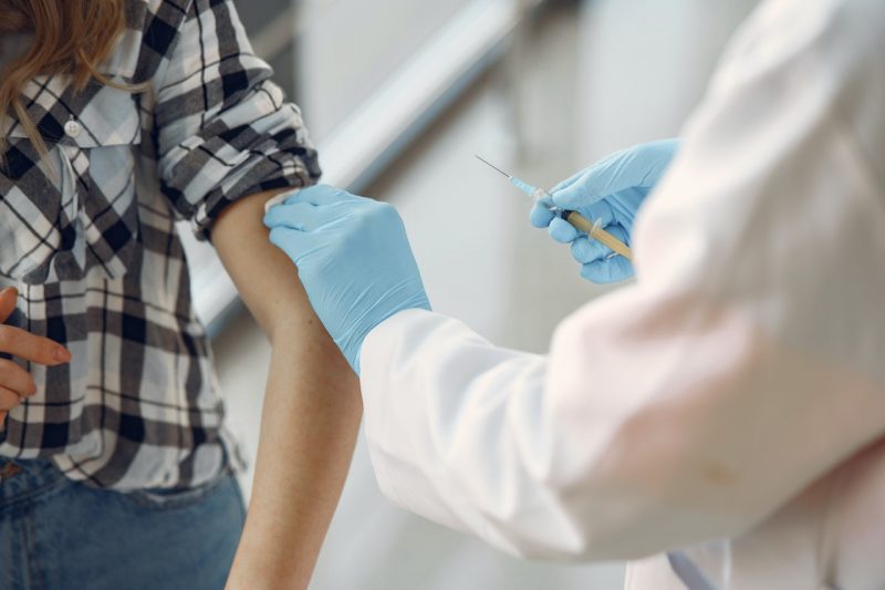 Vaccinatie Amsterdamse huisartsen vertraagd | Nieuw ...